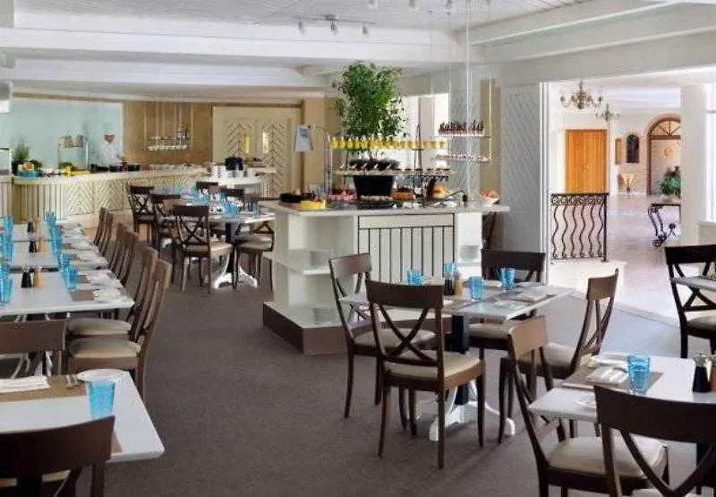 Millennium Lakeview Hotel Formerly Copthorne Lakeview Hotel Dubai 4*,