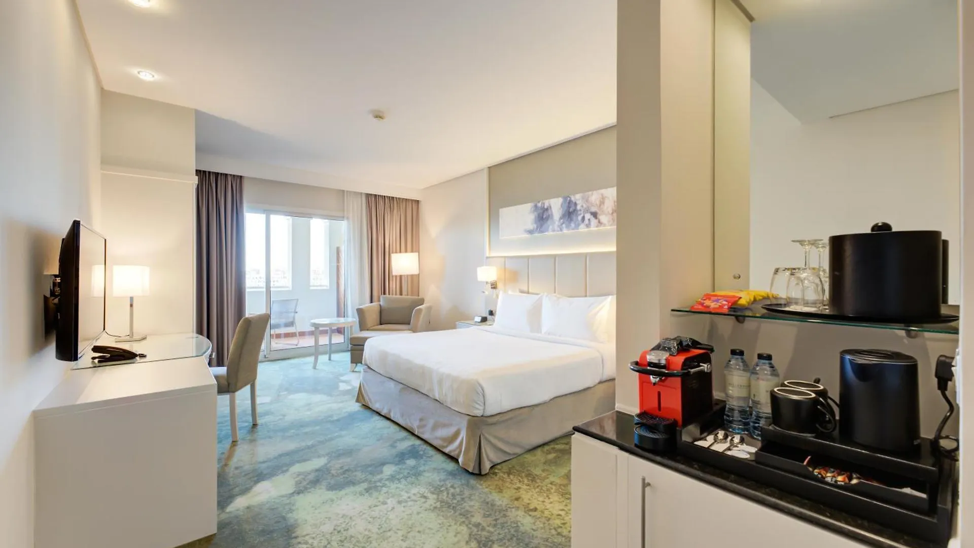 Copthorne Lakeview Hotel Dubai, Green Community Dubai