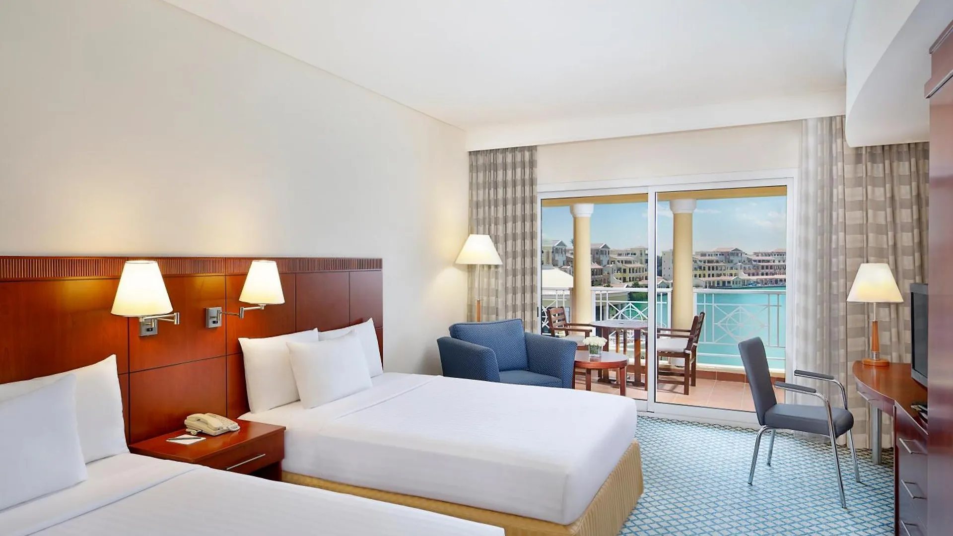 Copthorne Lakeview Hotel Dubai, Green Community